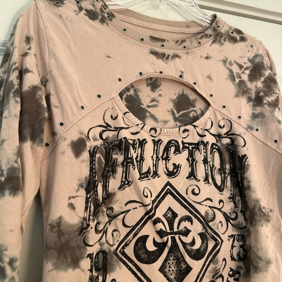 Vintage affliction tie dye tee with cut out and rhinestone studs - Picture 2 of 4